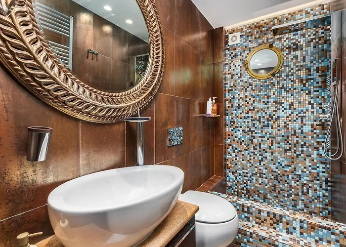 The Lux Urban Apartment *